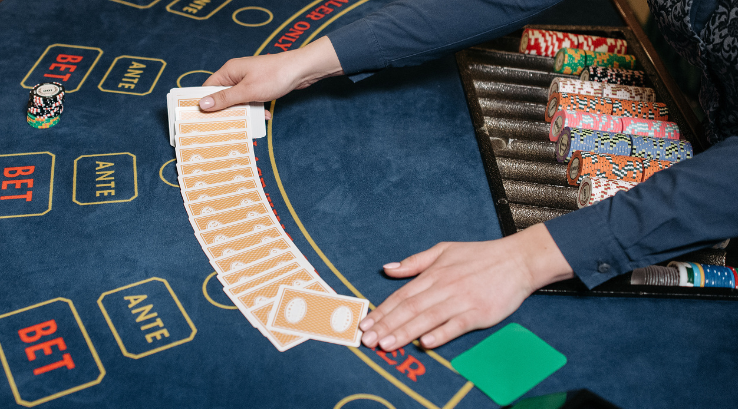 百家樂怎麼贏?專業百家樂玩家用贏錢策略配合必勝公式!